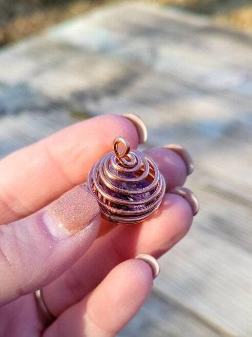 How to Wire Wrap a Stone - Spiral Cage Method