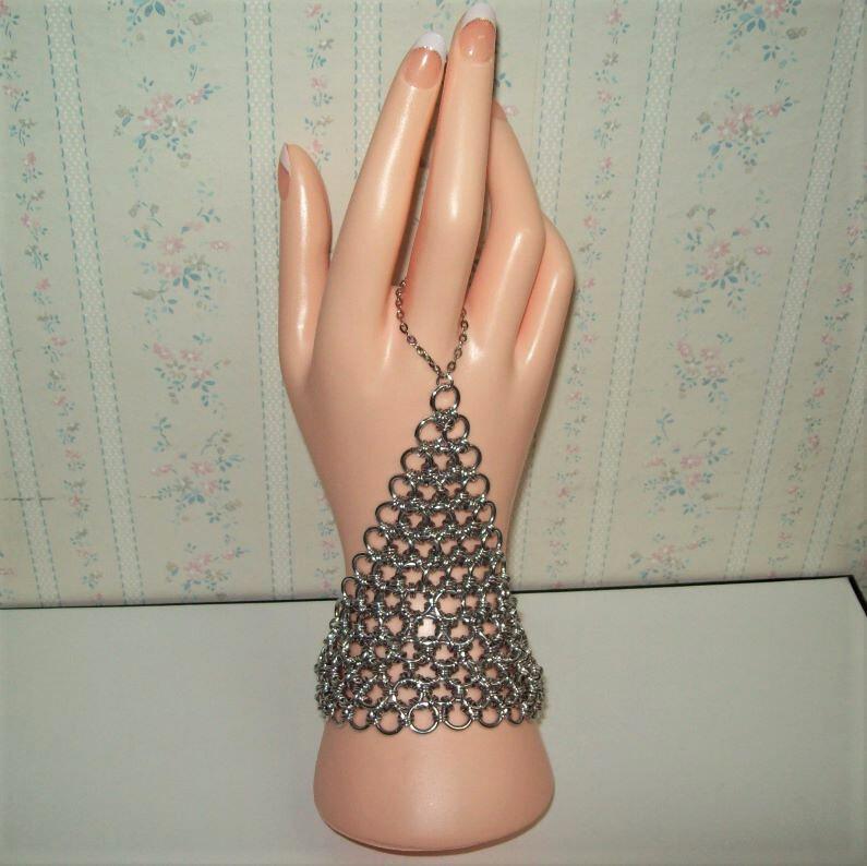 Chainmaille hand bracelets and necklace, japanese 12 in 1, silver