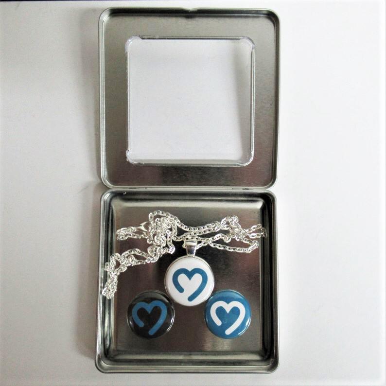 Goimagine Heart Pendant Necklace with Three 1" Round