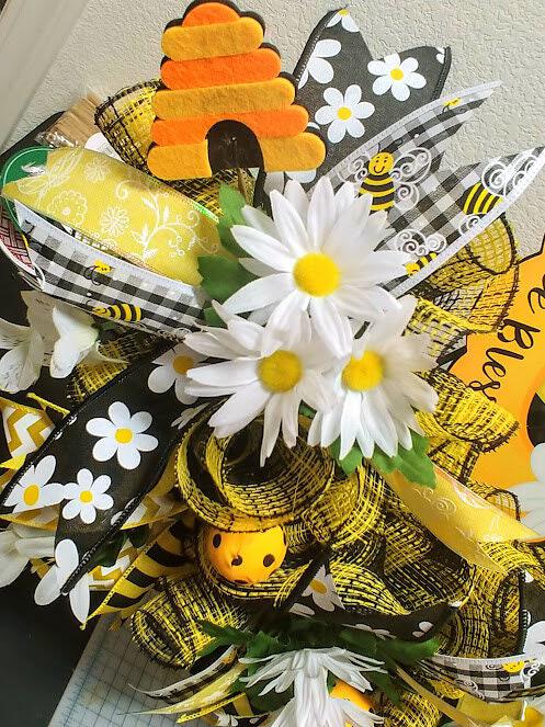 BEE Blessed Wreath for outlet Front Door. Blessed Wreath For Front Door. Bee Items. Bee decor. Front door wreath. Outside wreath. Yellow wreath.