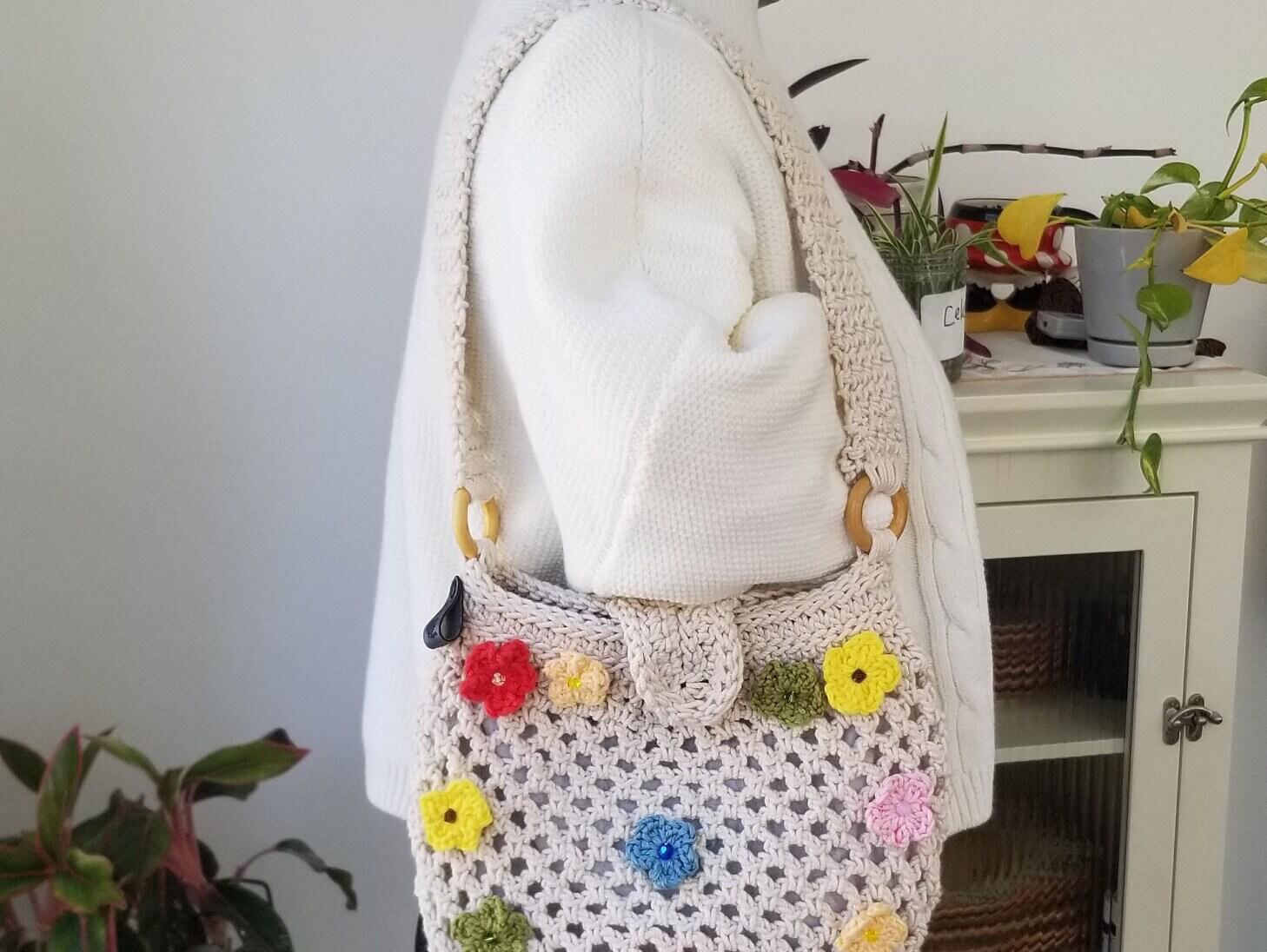 Made a flower purse for my daughter : r/crochet