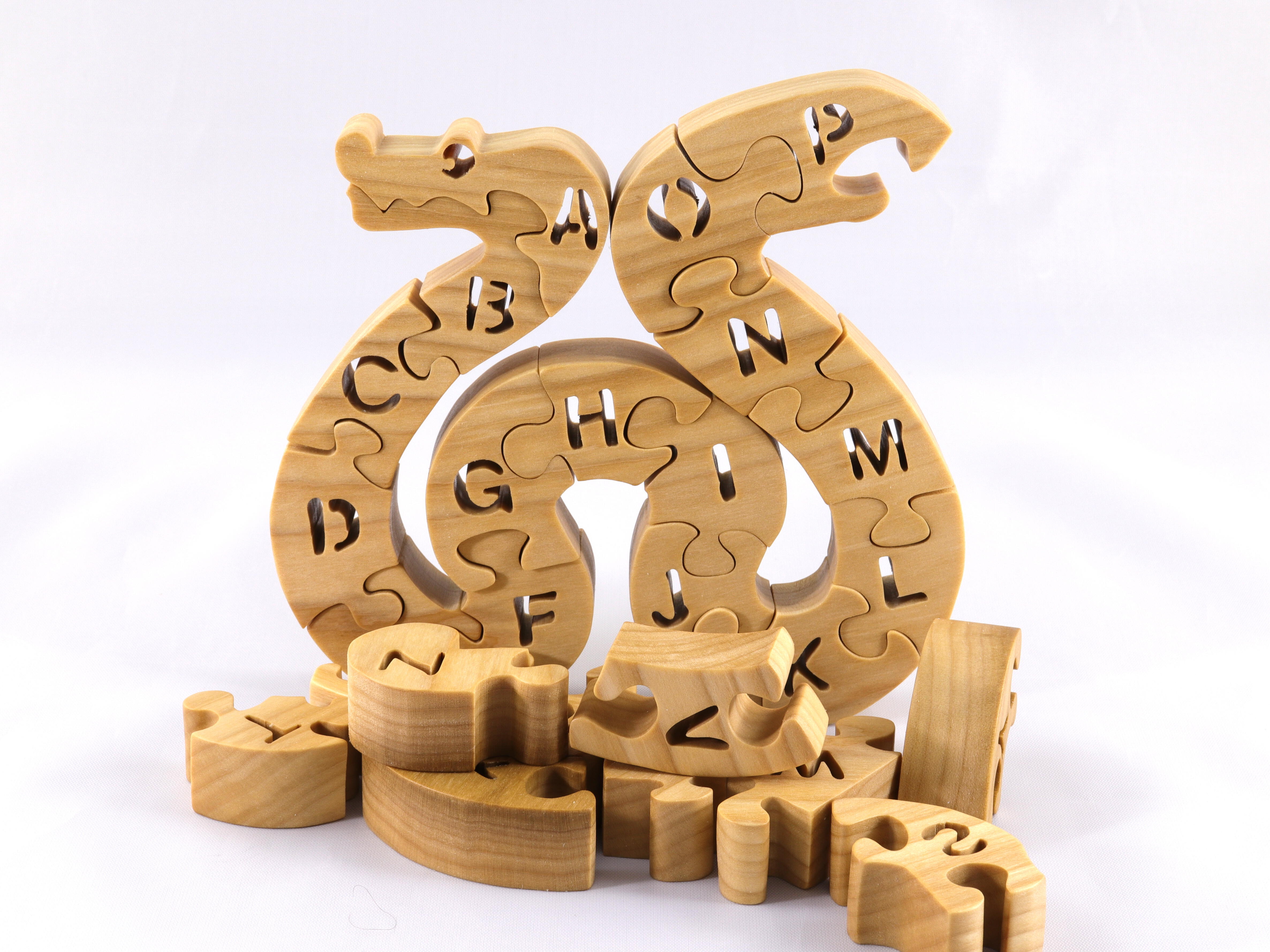 Alphabet shop snake puzzle
