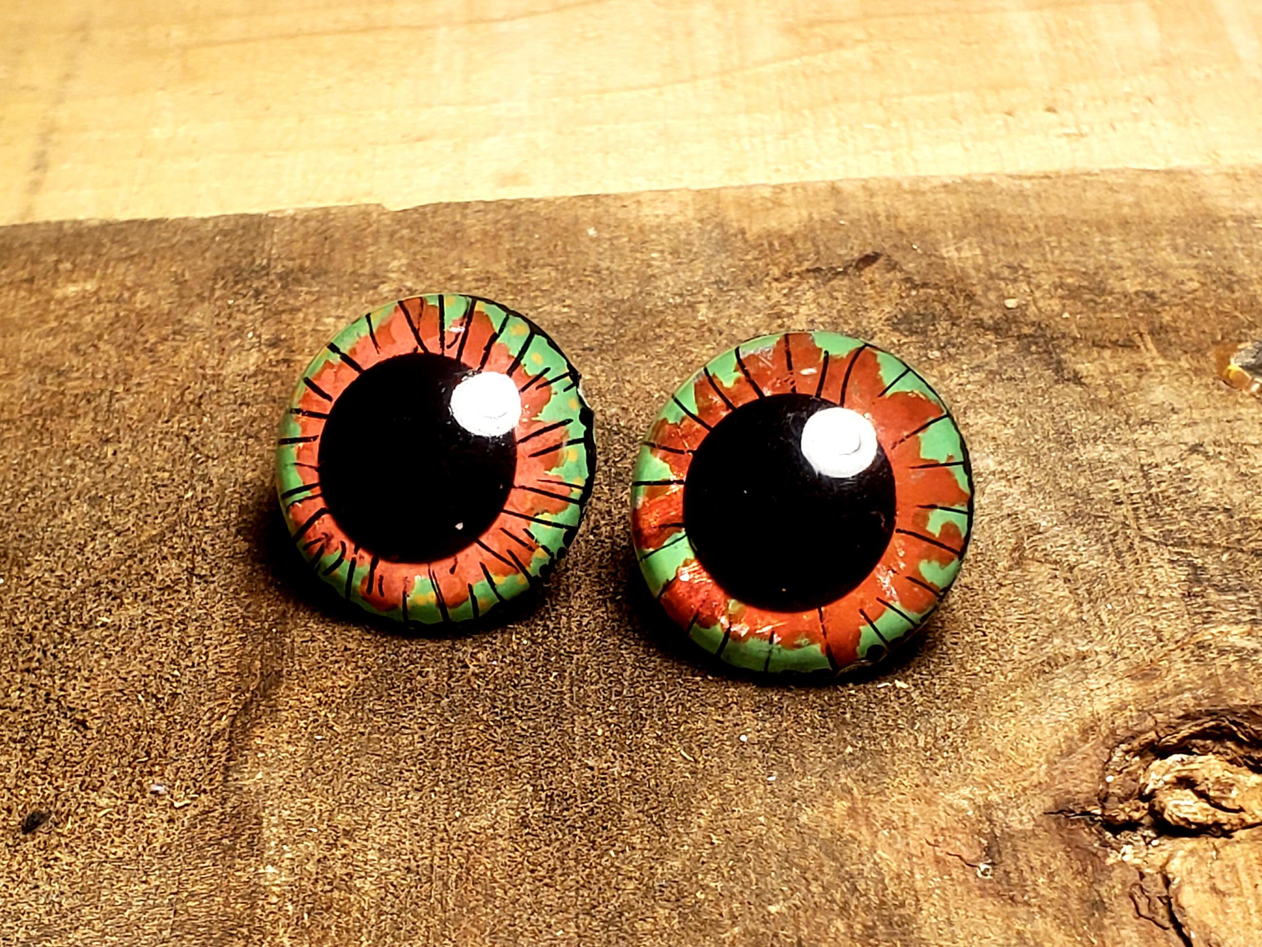 Handmade Supplies :: Sewing & Fiber :: Fiber Art Tools :: 1 Pair 20mm Red &  Green Plushie Safety Eyes with Black Accents