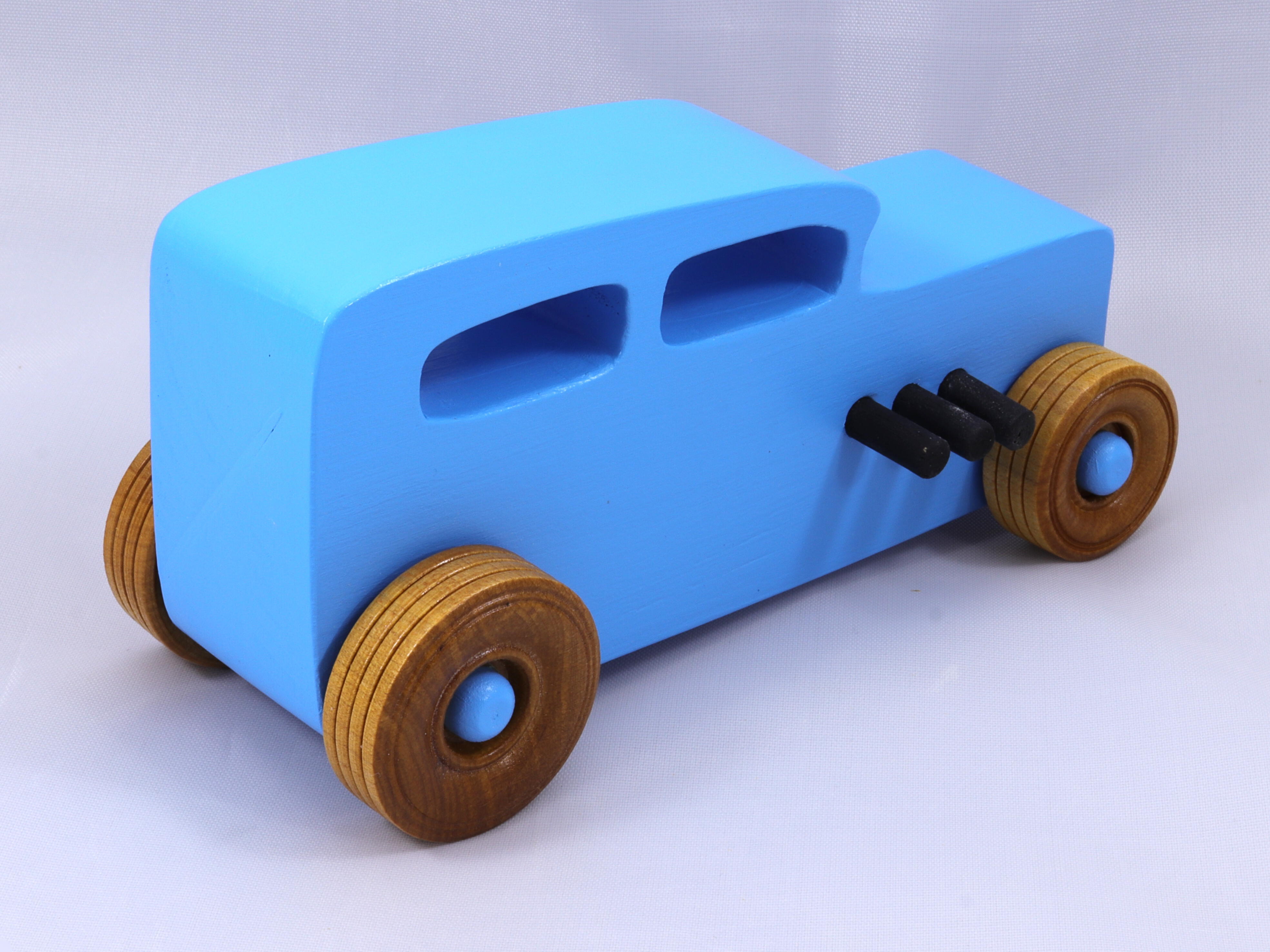 https://d1q8o8ch5u48ua.cloudfront.net/images/detailed/2027/20201108-093845_032_Handmade_Toy_Hot_Rod_Freaky_Ford_32_Sedan_Baby_Blue_572729767.jpg?t=1694300521