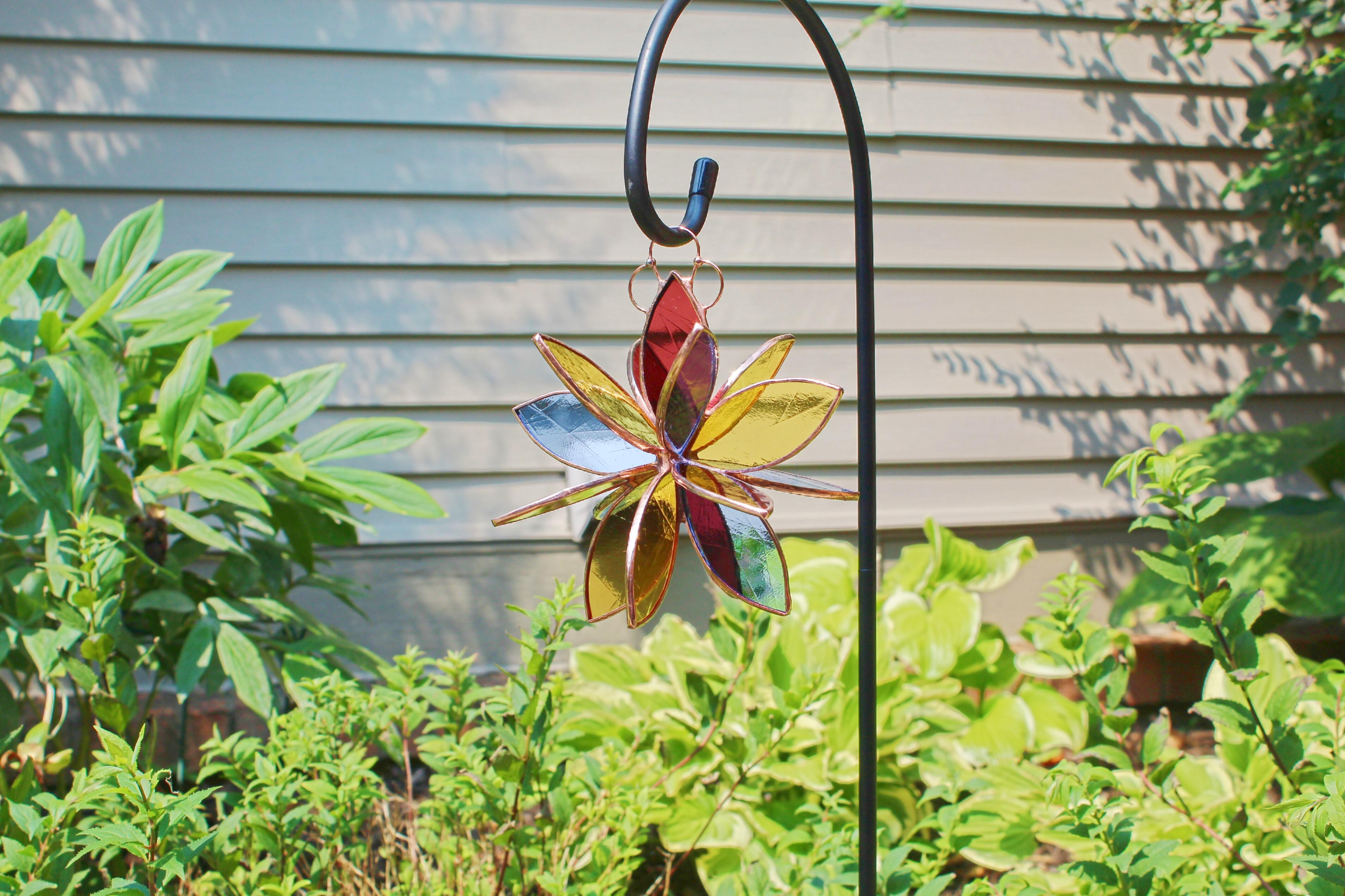 Glass Garden Gift, Hand newest Painted Glass Plate Flower, Garden Yard Art and outdoor Garden sun catcher with recycled glass