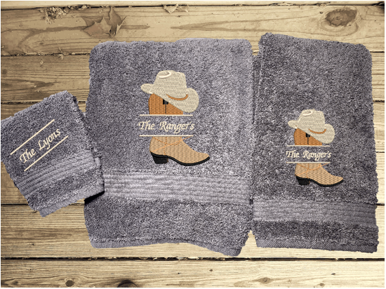 https://d1q8o8ch5u48ua.cloudfront.net/images/detailed/2222/Personalized-western-bath-towels-decroative-towels-embroidered-cowboy-decor-towel-name-Borgmanns-Creations-1.PNG?t=1698227599