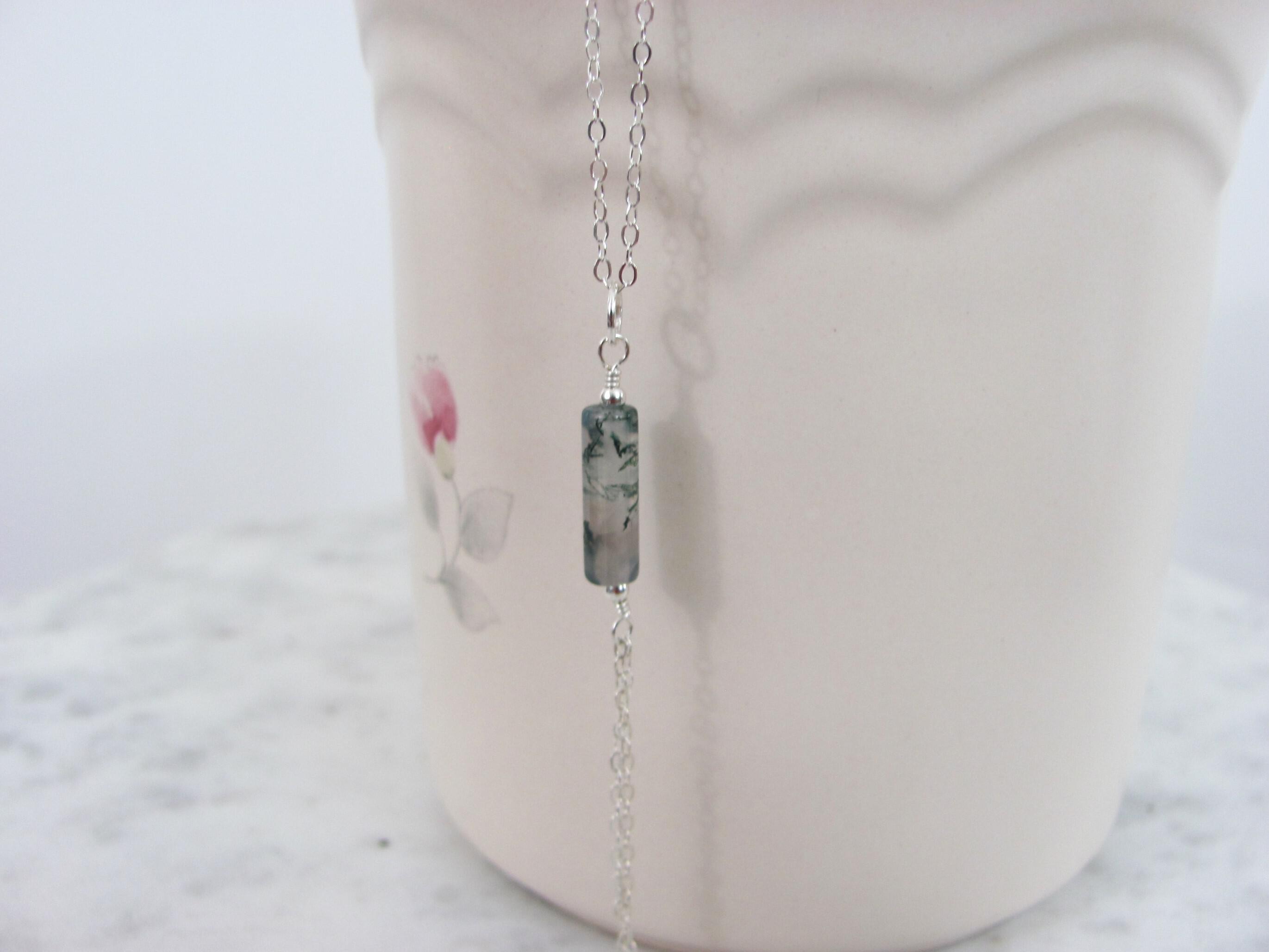 Moss Agate Lariat Necklace in Sterling Silver