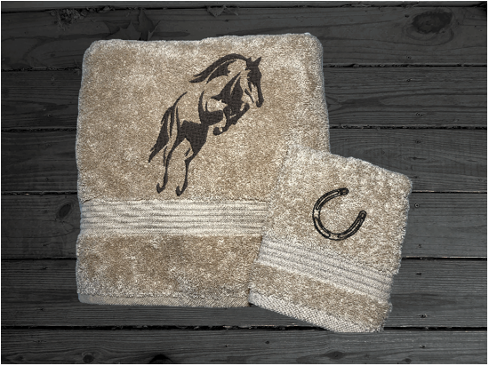 https://d1q8o8ch5u48ua.cloudfront.net/images/detailed/2282/Horse-embroidered-bath-towel-set-western-horse-design-personalized-bathroom-decor-Borgmanns-Creations-7.PNG?t=1698761374
