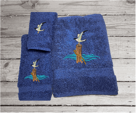 https://d1q8o8ch5u48ua.cloudfront.net/images/detailed/2309/Nautical-decorative-towels-bath-towel-set-home-decor-bathroom-towels-wedding-gift-family-gift-Borgmanns-Creations-2.PNG?t=1695157799