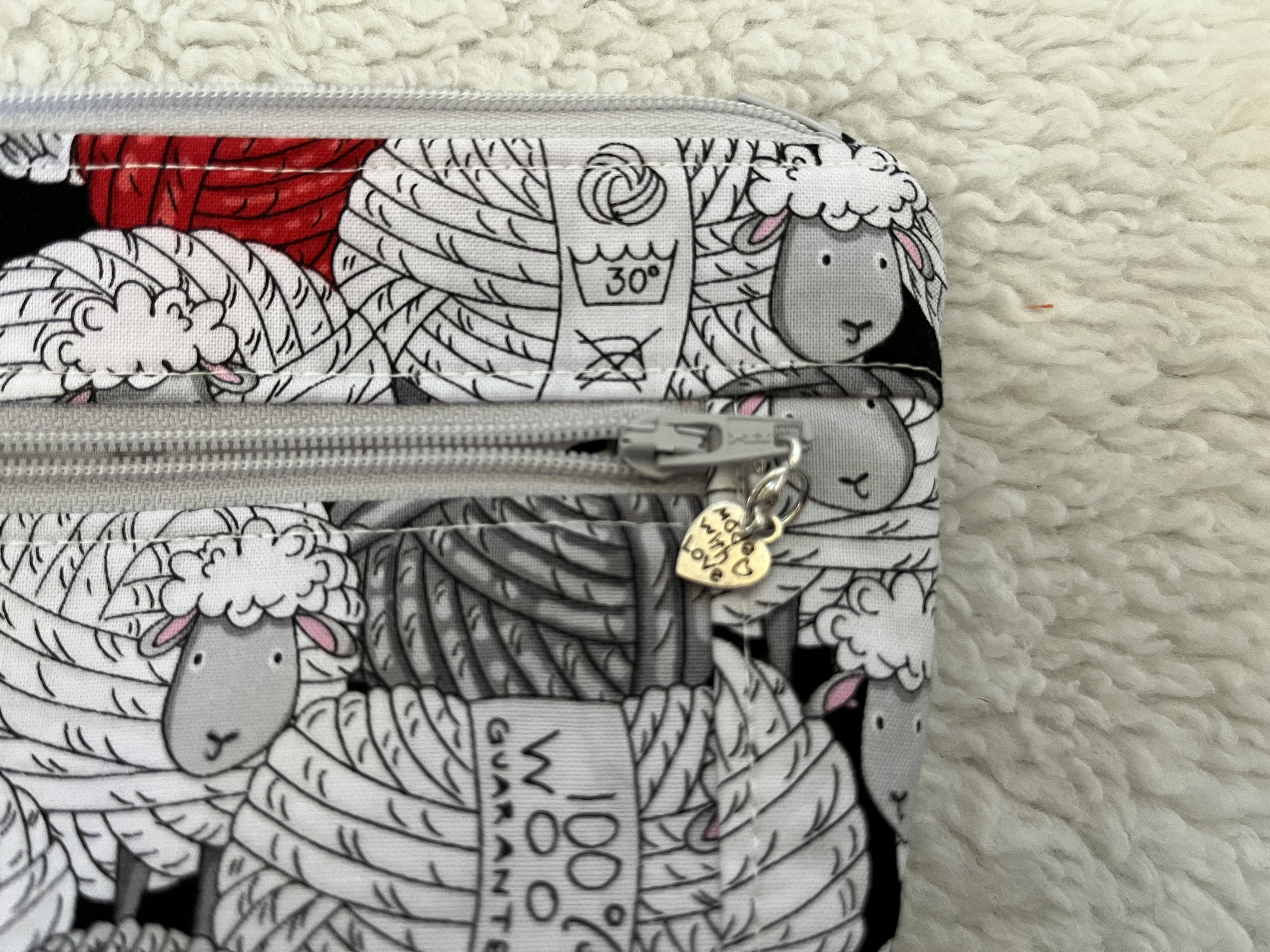 Sheep small zipper bag