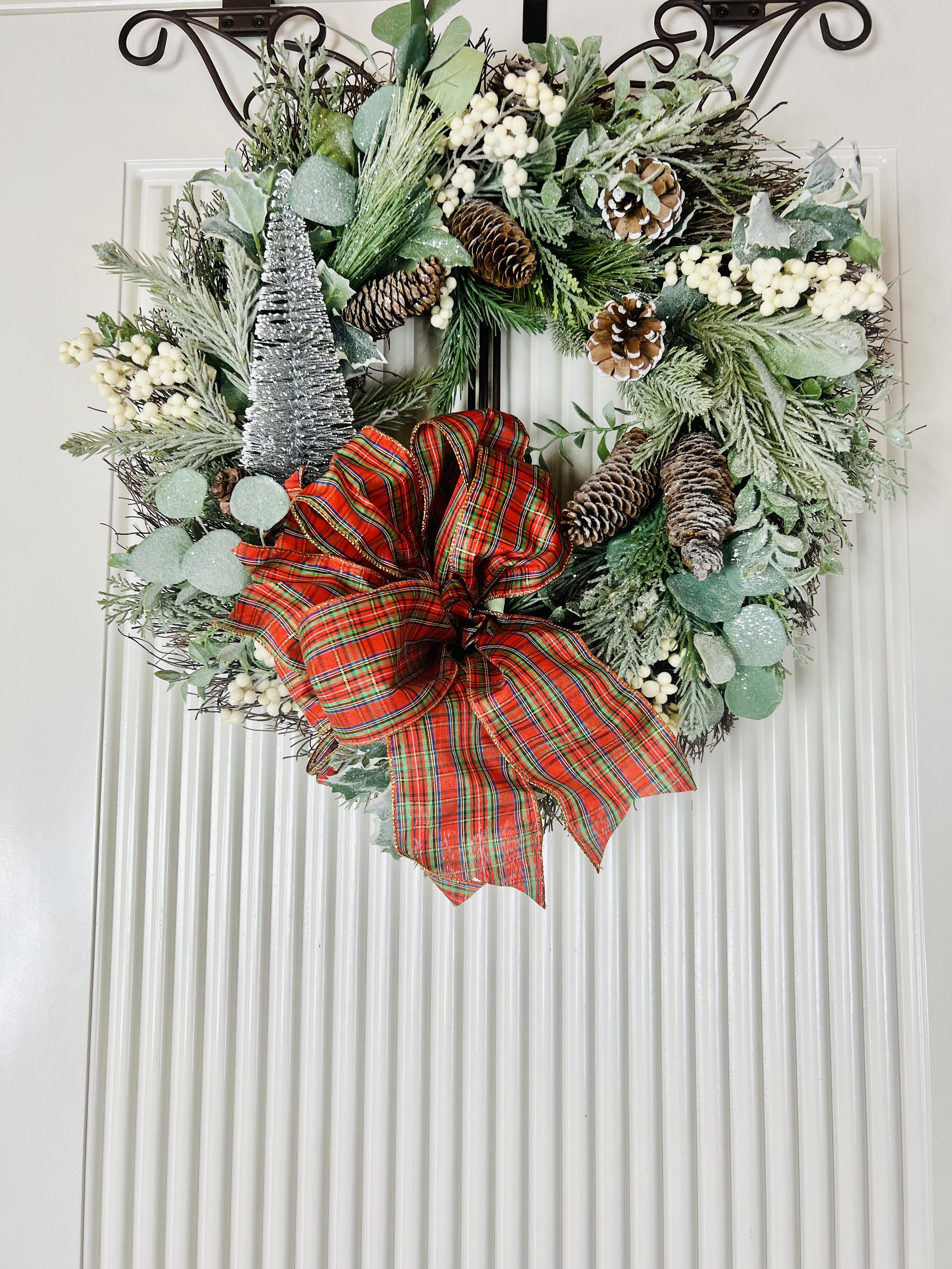 Merry Christmas Door Wreath New Year Seasonal Party Celebration Gifts Handmade Berries Pine newest Cones