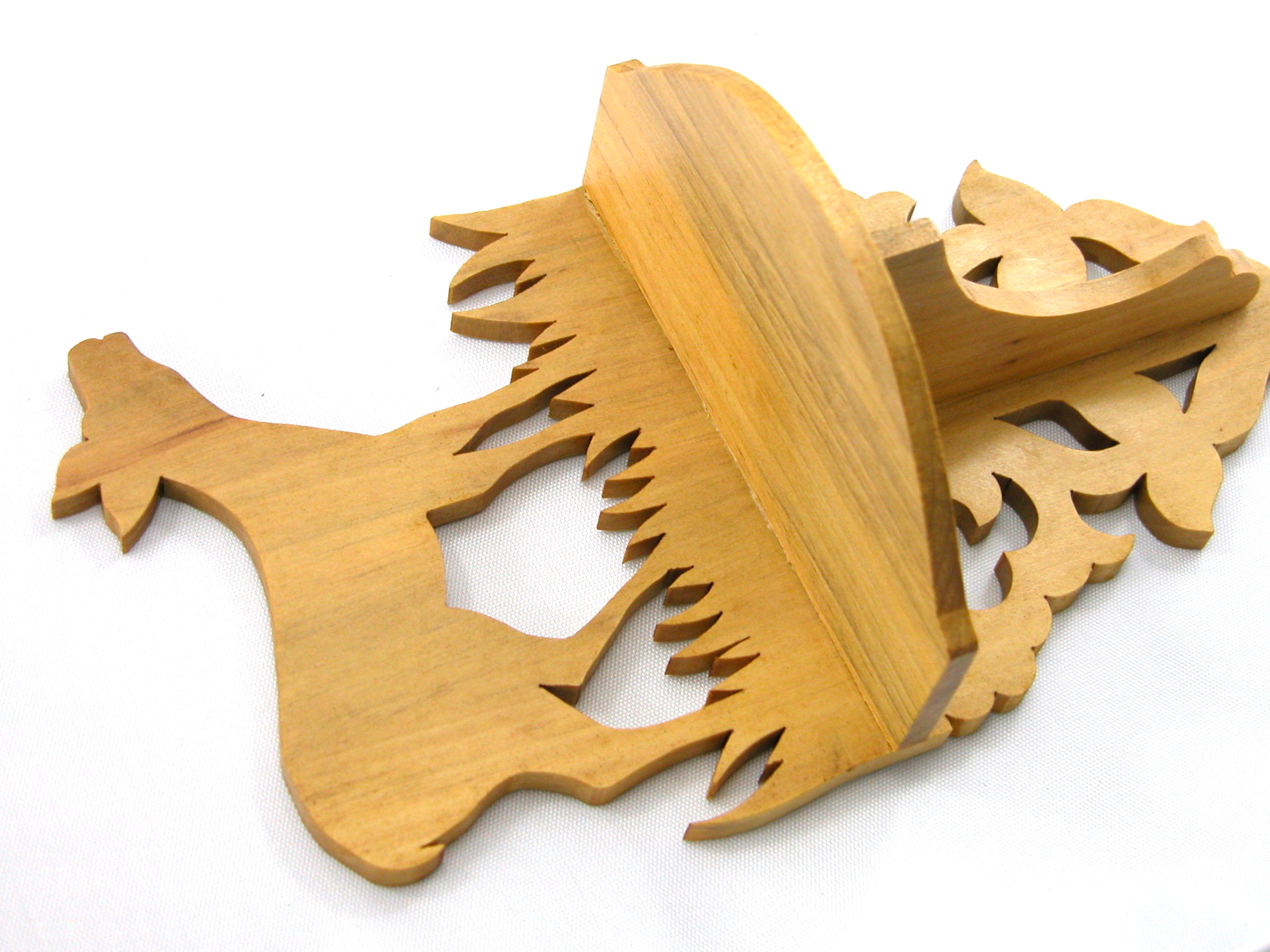 Handmade And Finished Wall Shelf Deer Sconce Handmade Victorian Style Fretwork For Home or Office Decor Use For Displaying Small Keepsakes. Size is 8x4.5 Inches.