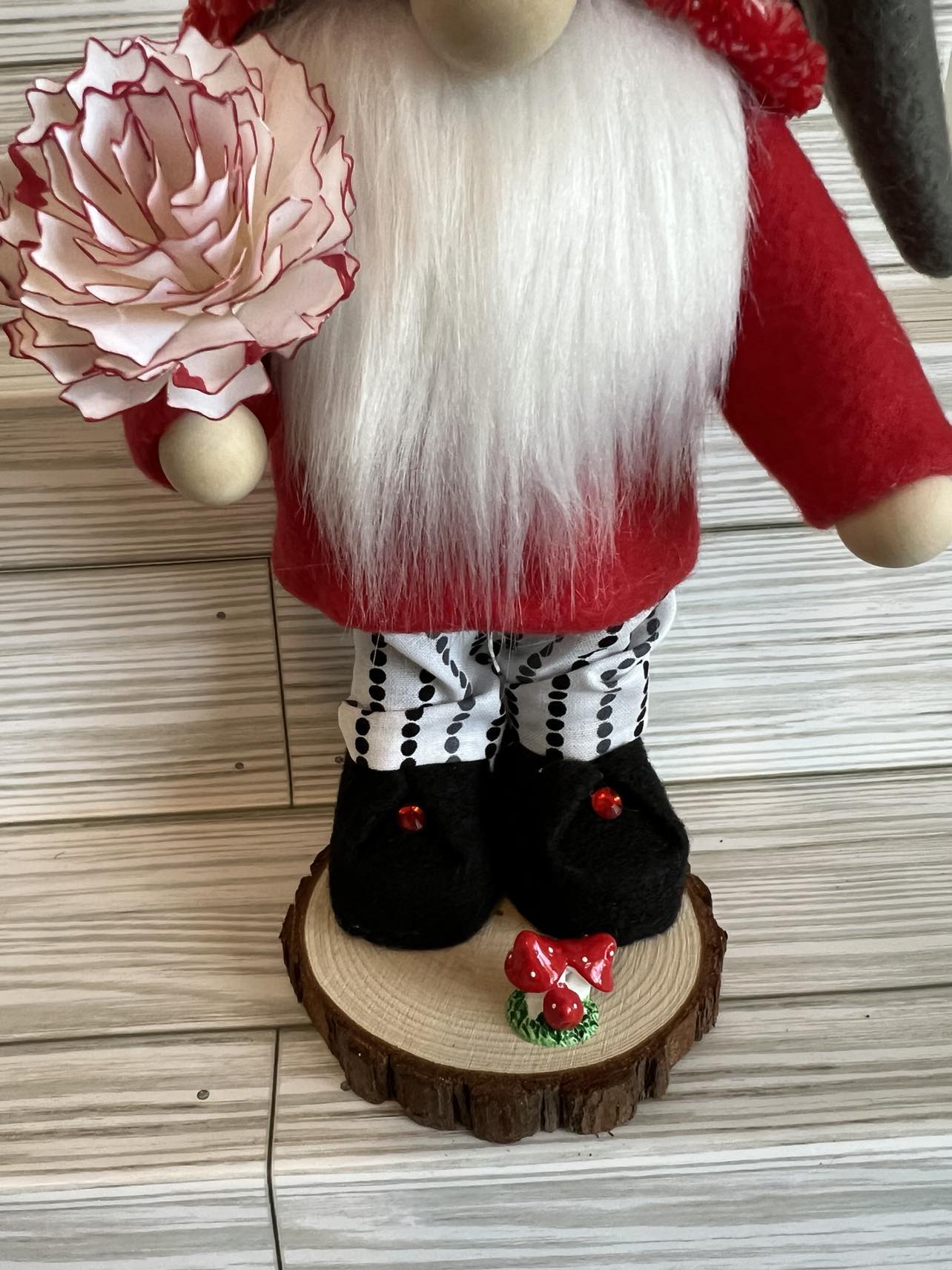 Fine Art & Collectibles :: Collectibles :: Dolls & Miniatures :: Gnome,  January Gnome, Birthday Gnome, Birth Stone Gnome