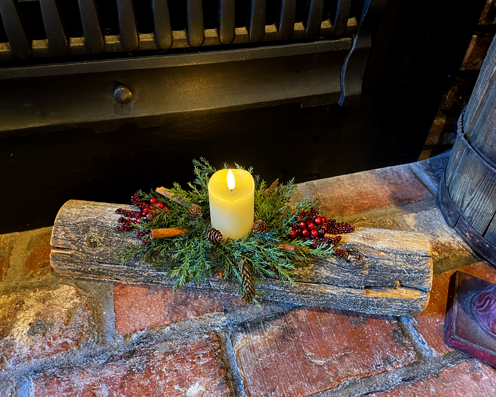 Holiday \u0026 Seasonal :: Christmas :: Christmas Table Centerpiece, Yule Log  Decoration, Holiday Flower arrangement, Candle Centerpiece, image size:1000x800