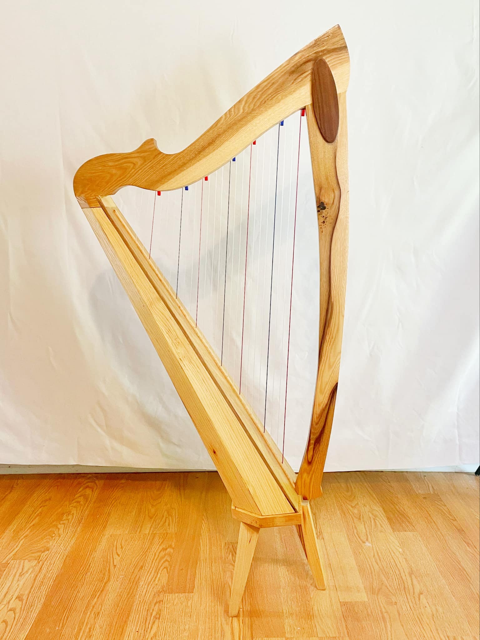 Products :: Celtic Raven 24 string harp