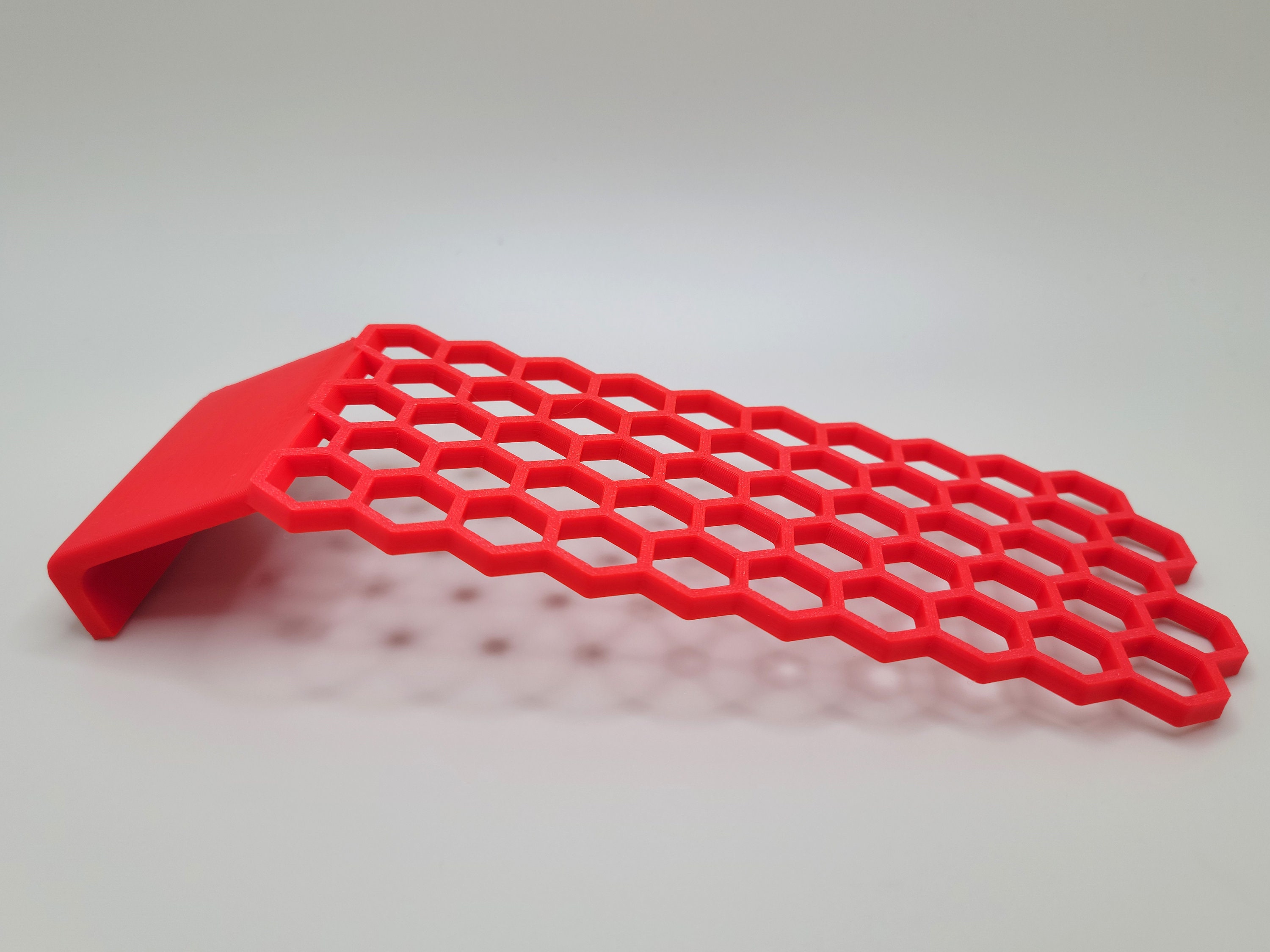 Products 3D Printed Bee Ladder for Bird Baths Provide a Safe Haven