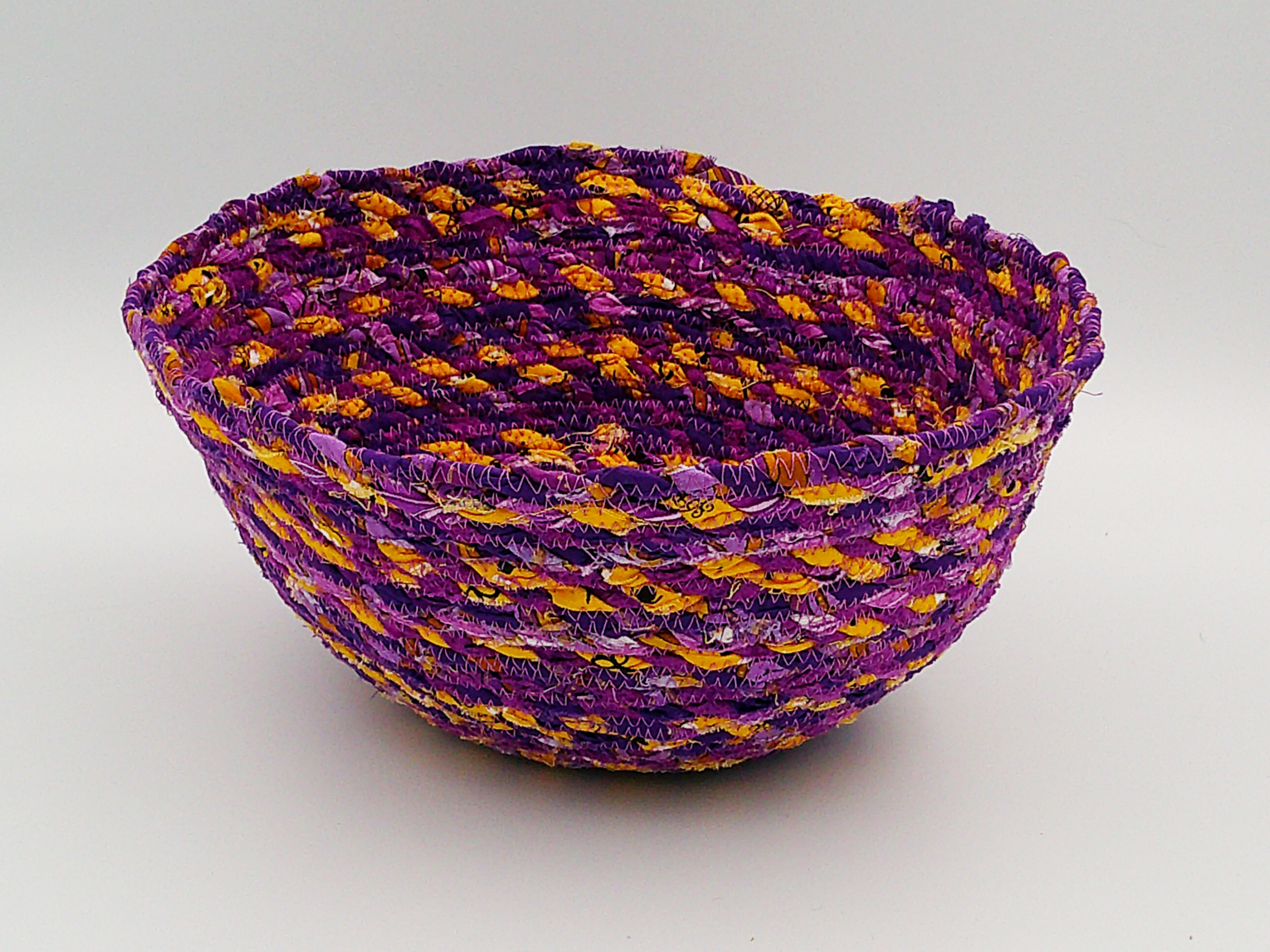 This is a view of the opposite and backside of the basket, showing the blend of all the colors. This is a view of the opposite and backside of the basket, showing the blend of all the colors.