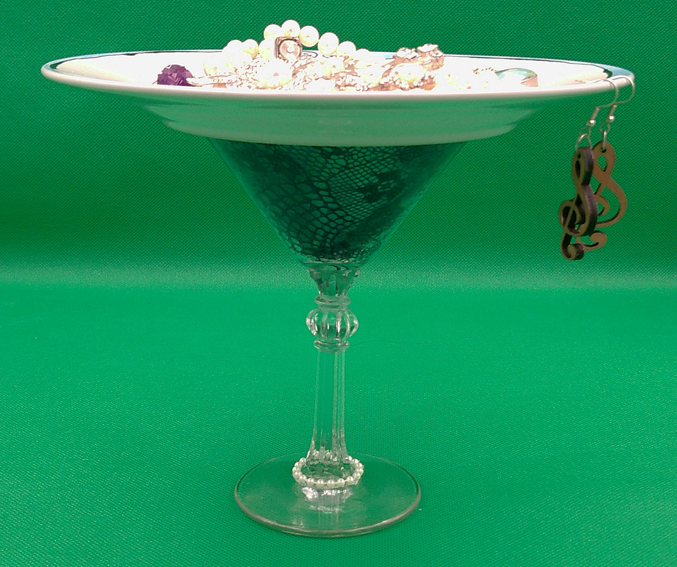 This is an example of how it can be used. Jewelry is NOT included. This is an example of how it can be used. Jewelry is NOT included.