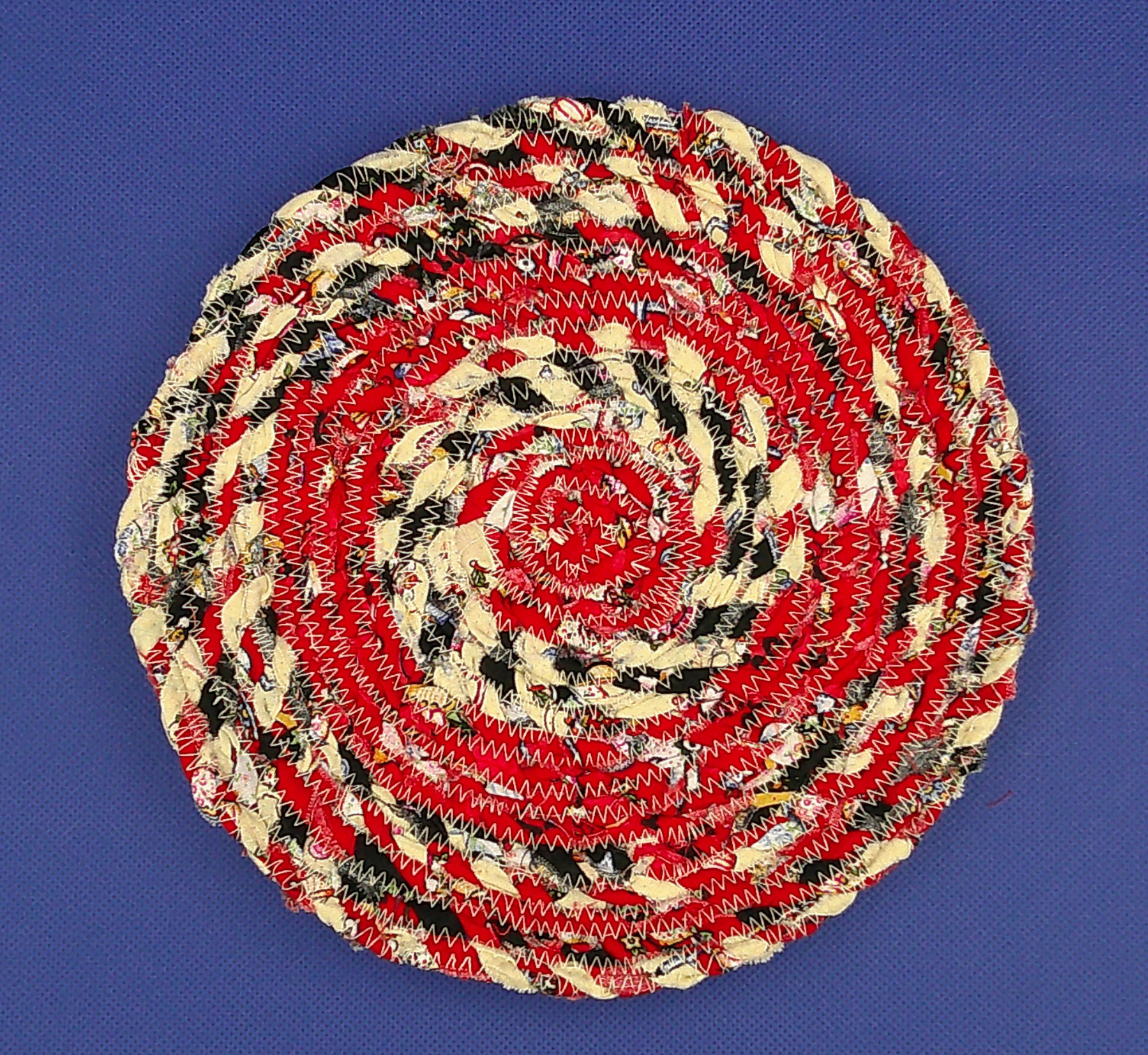 this is the underside of the trivet. this is the underside of the trivet.