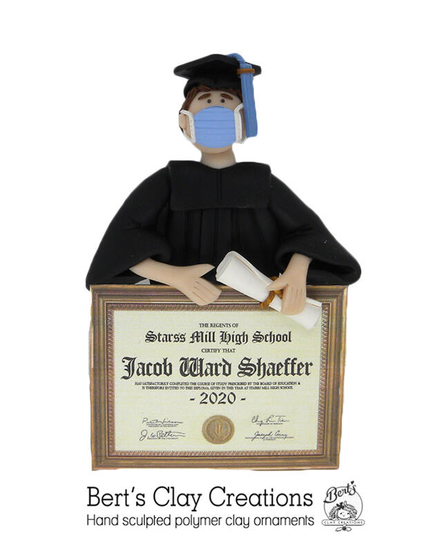 Graduate 2020 with face mask Ornament