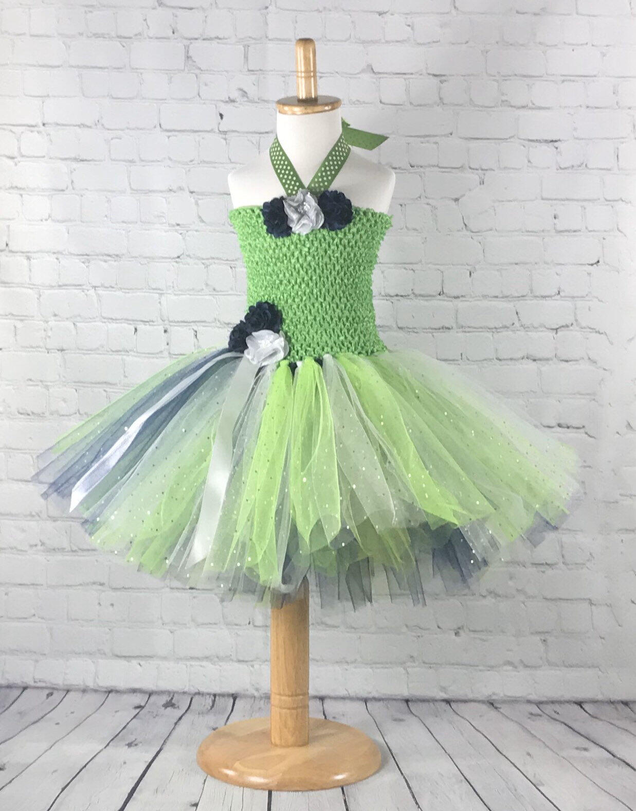 green tutu dress girl