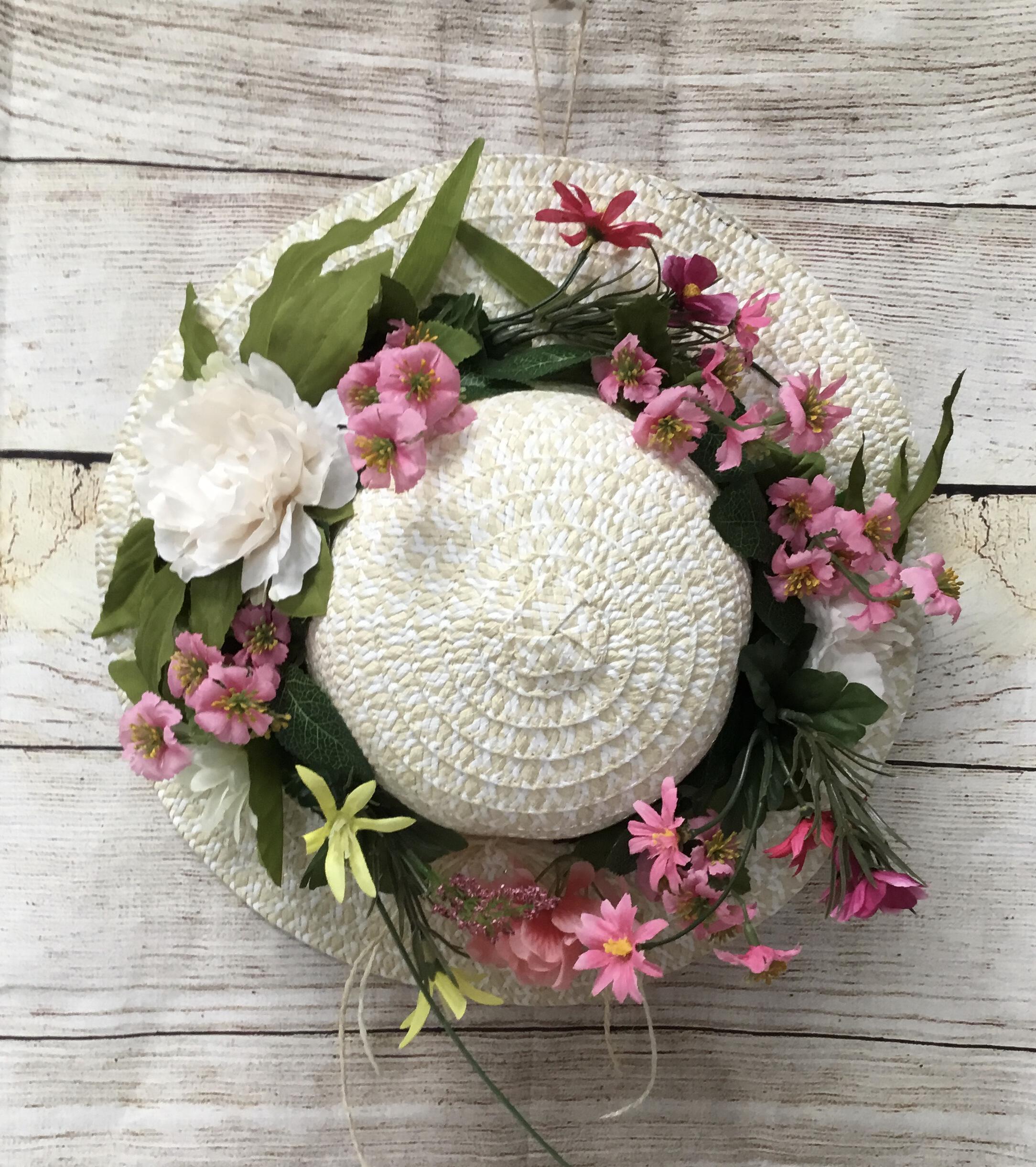 front-door-straw-hat-wreath-for-spring-and-summer