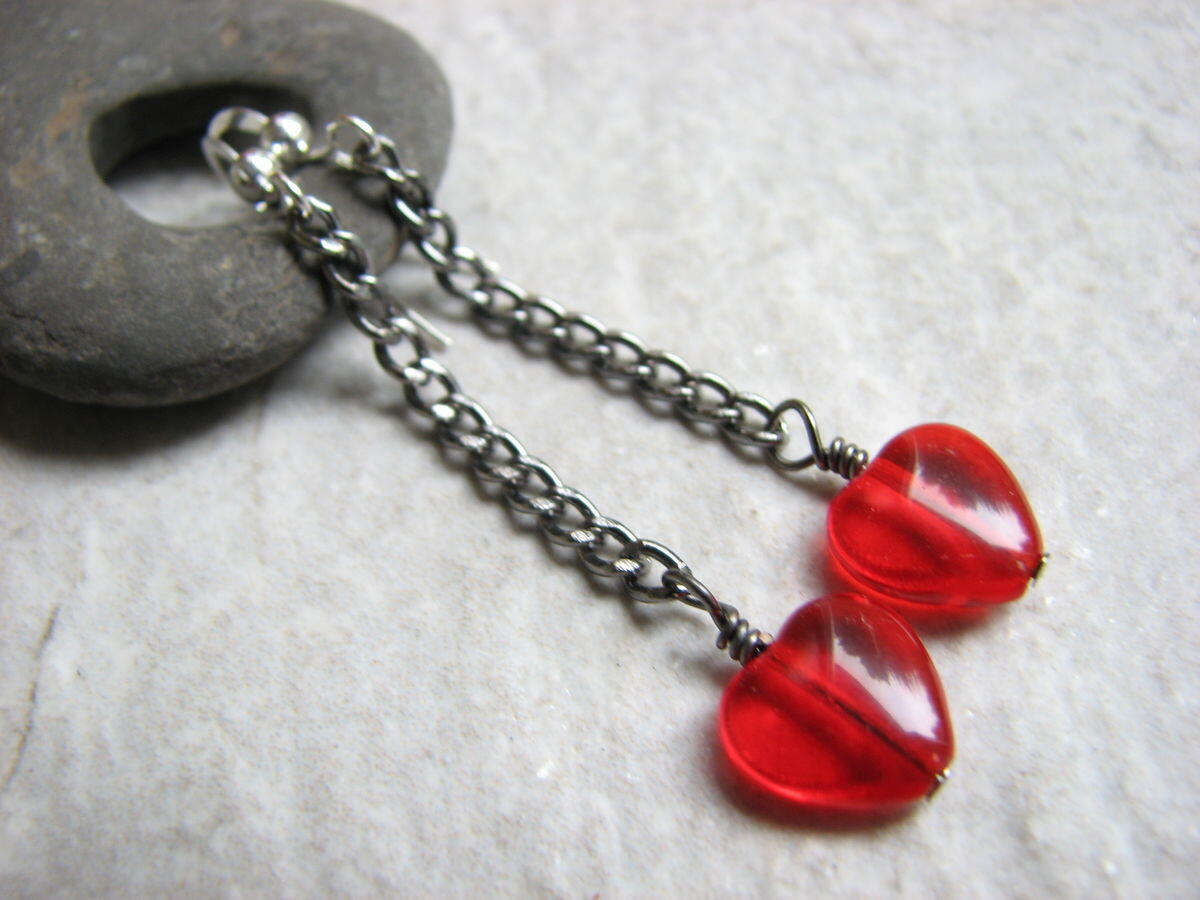 Hand wire small glass hearts