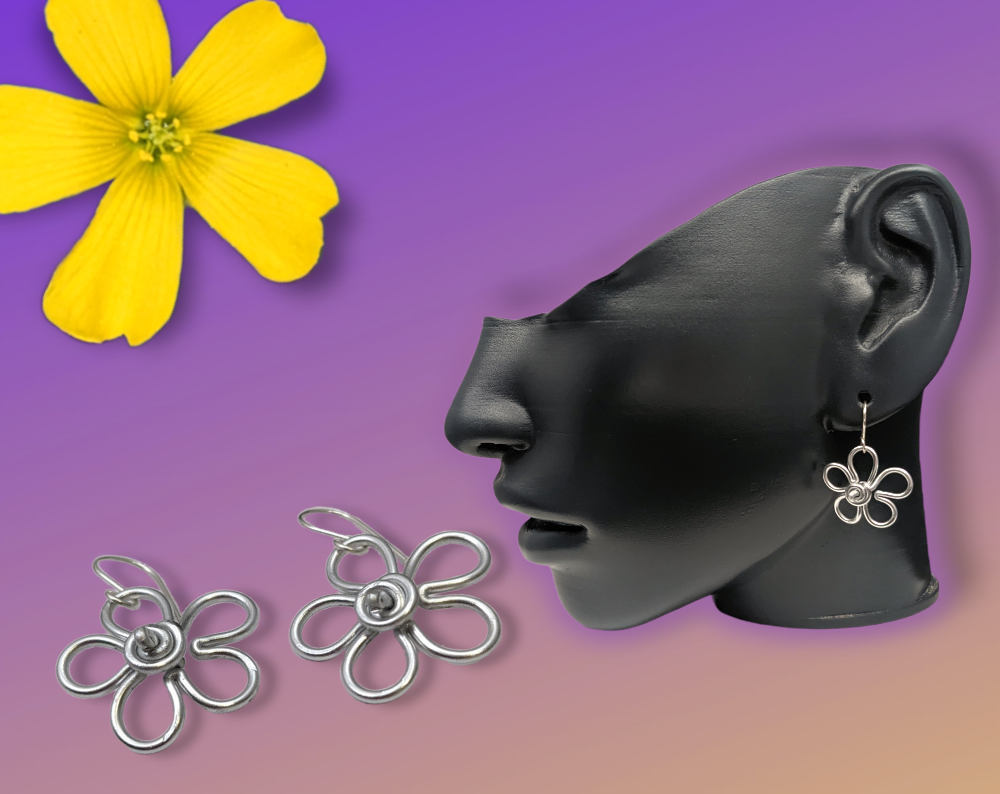 Daisy flower earrings by Bendi's