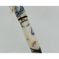 With its sleek, streamlined and elegant design, this fountain pen will make a gift of enduring beauty. This is perfect for those with smaller hands as it is slightly smaller than most rollerball and fountain pens. Posts on both ends with smooth multi entry thread style on cap end and a press fit on the back end. Includes Black ink cartridge, fountain pen ink refill pump and quality German Iridium nib. The body of is a faux Mother-of-Pearl. Comes with gift box. With its sleek, streamlined and elegant design, this fountain pen will make a gift of enduring beauty. This is perfect for those with smaller hands as it is slightly smaller than most rollerball and fountain pens. Posts on both ends with smooth multi entry thread style on cap end and a press fit on the back end. Includes Black ink cartridge, fountain pen ink refill pump and quality German Iridium nib. The body of is a faux Mother-of-Pearl. Comes with gift box.