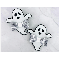 White and black ghost shaped hair bow, with spider web printed design on top. Bow is approx. 3 x 3. Bow is sold Individually. White and black ghost shaped hair bow, with spider web printed design on top. Bow is approx. 3 x 3. Bow is sold Individually.