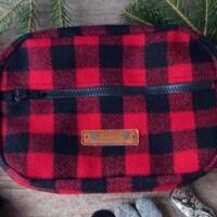 Red & black check wool hunting belt bag handcrafted from Johnson Woolen Mills virgin wool. Rugged outdoorsman waist pack for deer hunting.