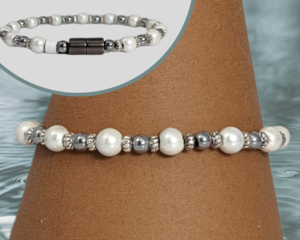 Bendi's Magnetic bracelet with pearl hematite and silver pewter