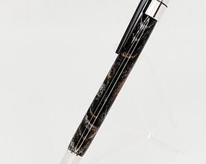 ​The Icon Pen is slim, striking and comfortable with a writing experience you know and love and designed to accept Bic® Refills. The body of this one of a kind pen is made Corian, a material that is commonly use for counter tops. A pen that will become one of your favorites.