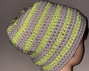 Beanie in light gray and reflective yellow