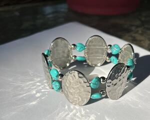 SIlver and turquoise look western bracelet.