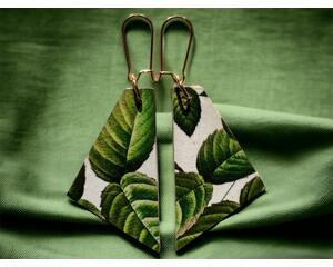 Leaf earrings. Fabric on wood. Madera Design Studio.