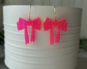 Engraved bow earrings