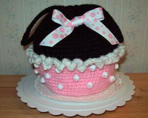 Crochet cupcake purse, pink and black
