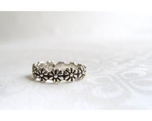 sterling silver daisy chain ring 