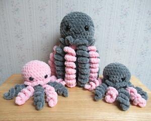 Plush jellyfish mama and babies, gray and pink