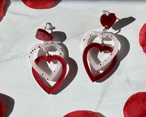 Linked hearts earrings