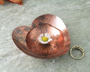 hand hammered hand forged 3-1/4" copper heart trinket dish, 3/4" deep.