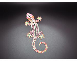 Front view of 3D salamander and hand painted dot art