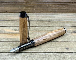 ambrosia maple fountain pen in gunmetal hardware