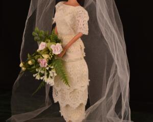 Picture of 1914 Wedding dress and veil and bouquet for fashion dolls