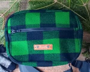 Green & black check wool hunting belt bag handcrafted from Johnson Woolen Mills virgin wool. Rugged outdoorsman waist pack for deer hunting.