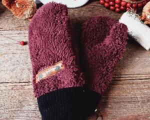 Handmade kids purple mittens for ages 5, 6, 7 years old made from a purple Columbia fleece jacket. Perfect for winter holiday gift giving.