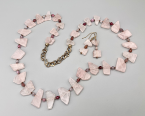 Necklace set | Slightly graduated strand of rose quartz slices with sparkly faceted spinel rounds