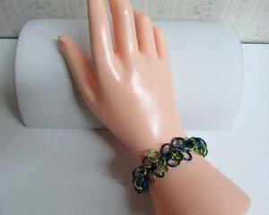 Shaggy Loops Bracelet