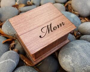 Mom gift box, engraved music box choose your color and song